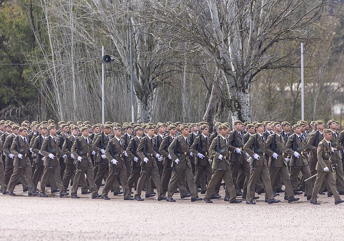 Fotos | Búscate en la jura de bandera en el Cefot de Cáceres