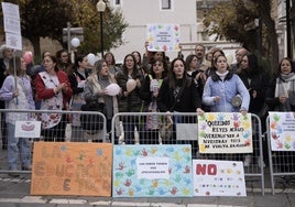 Protesta de las TEI que trabajan en las aulas experimentales.