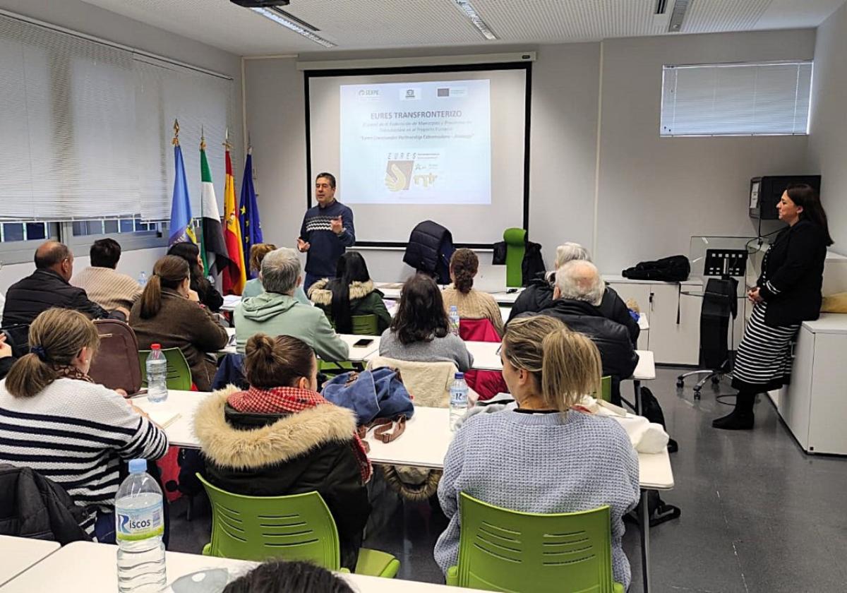 La Codosera y Puebla de Obando se interesan por el proyecto Eures Transfonterizo