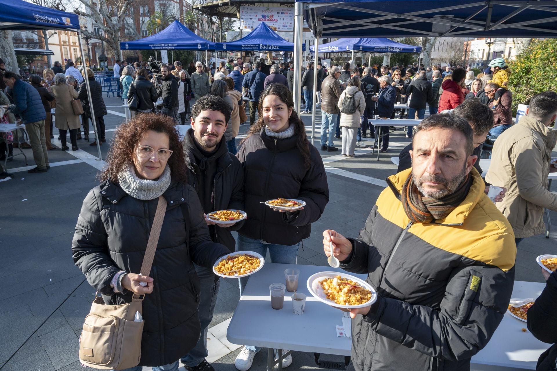 Así ha sido la degustación de las migas extremeñas más solidarias en Badajoz