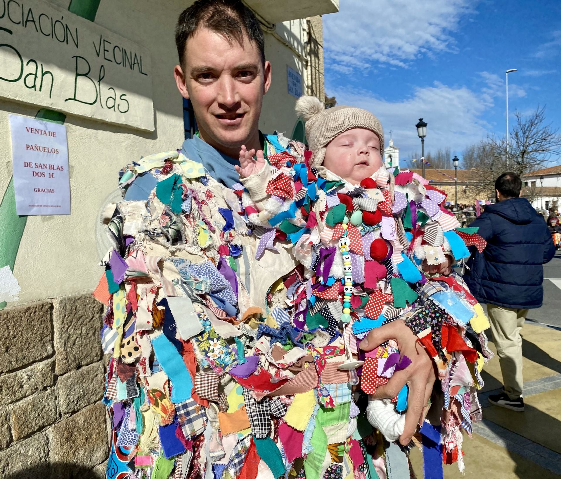 La tradición de Jarramplas viajó desde Piornal para difundir la fiesta en la capital cacereña. 