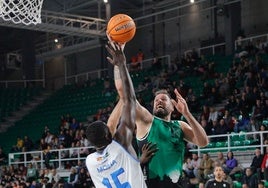 Edu Gatell regresa en el Cáceres tras su lesión.