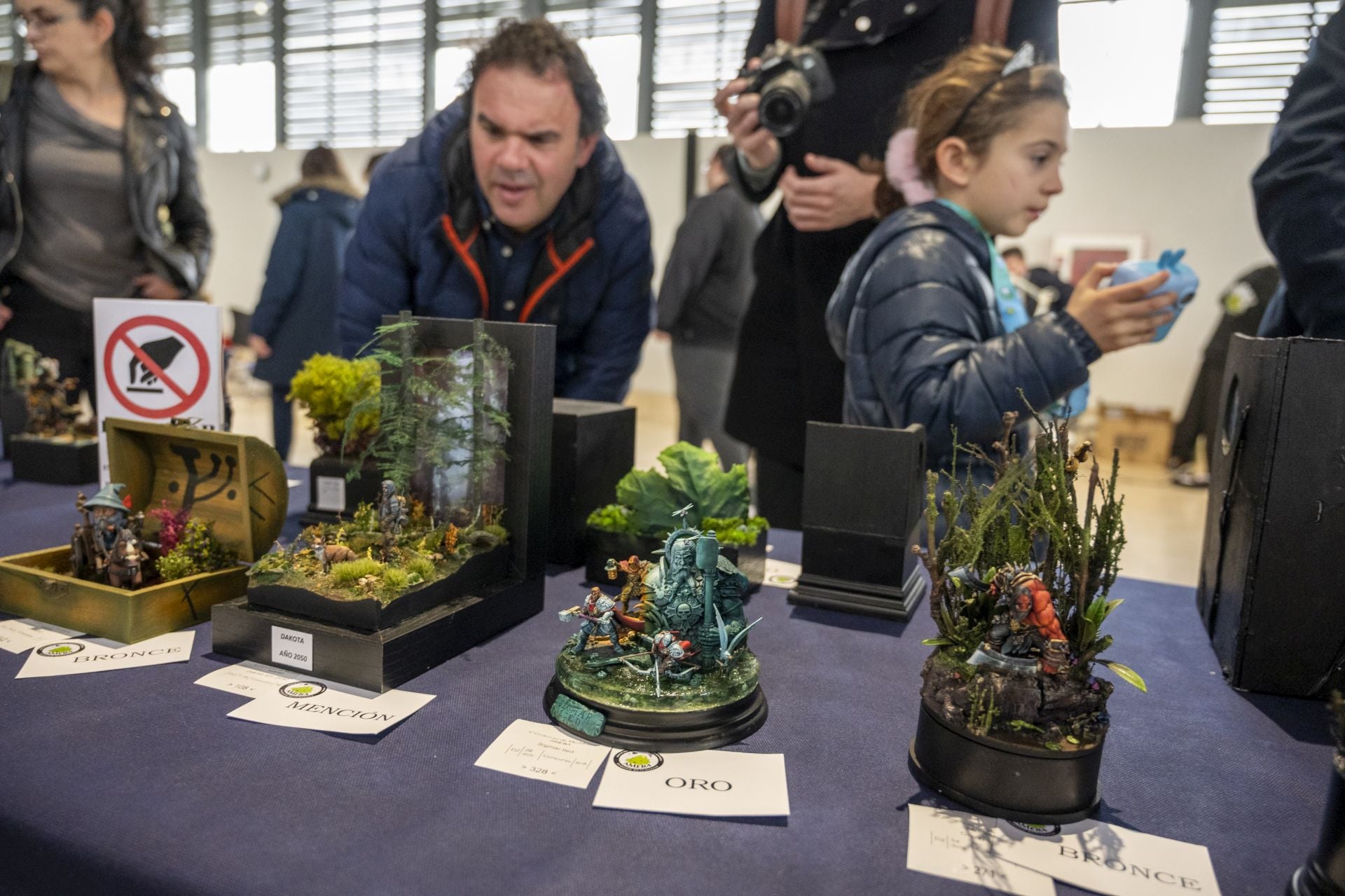 600 maquetas de todo el mundo se exponen en el concurso de modelismo de Badajoz