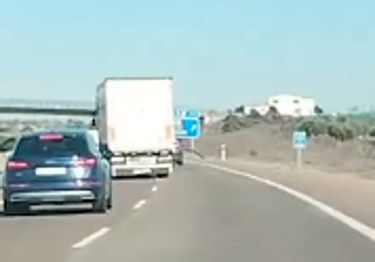 Persecución realizada por la Policía Nacional a un camión.