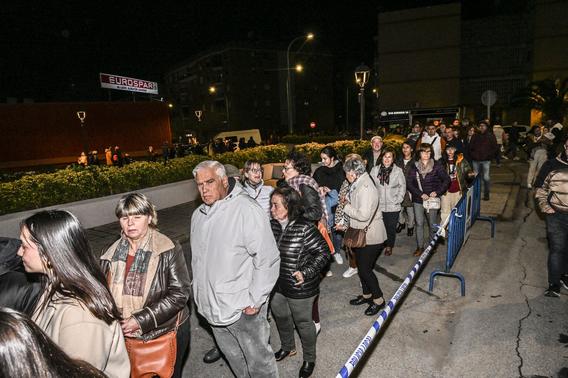 Las Candelas de la margen derecha en Badajoz, en imágenes