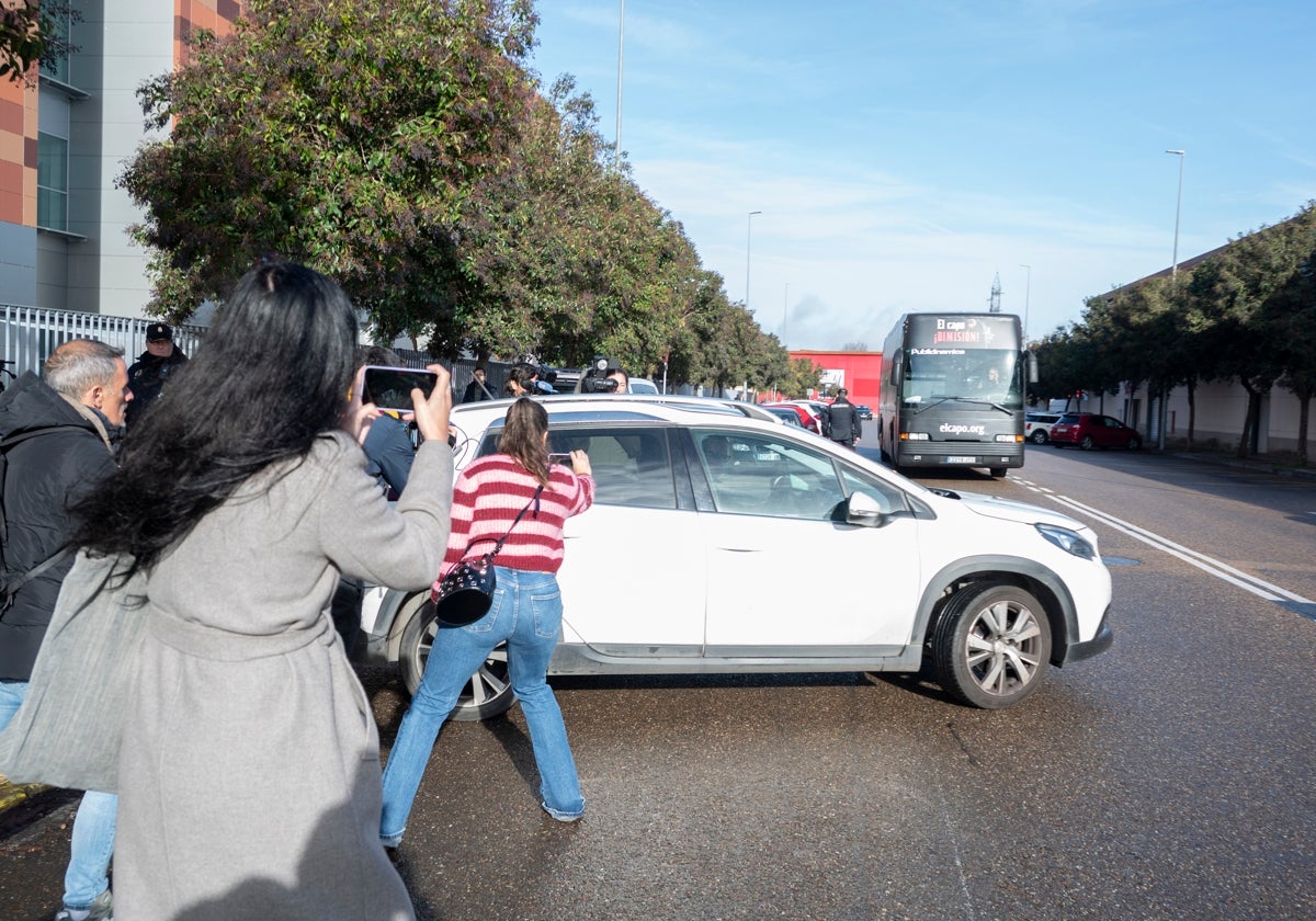 David Sánchez abandona los juzgados de Badajoz en coche el pasado 9 de enero tras declarar ante la jueza.