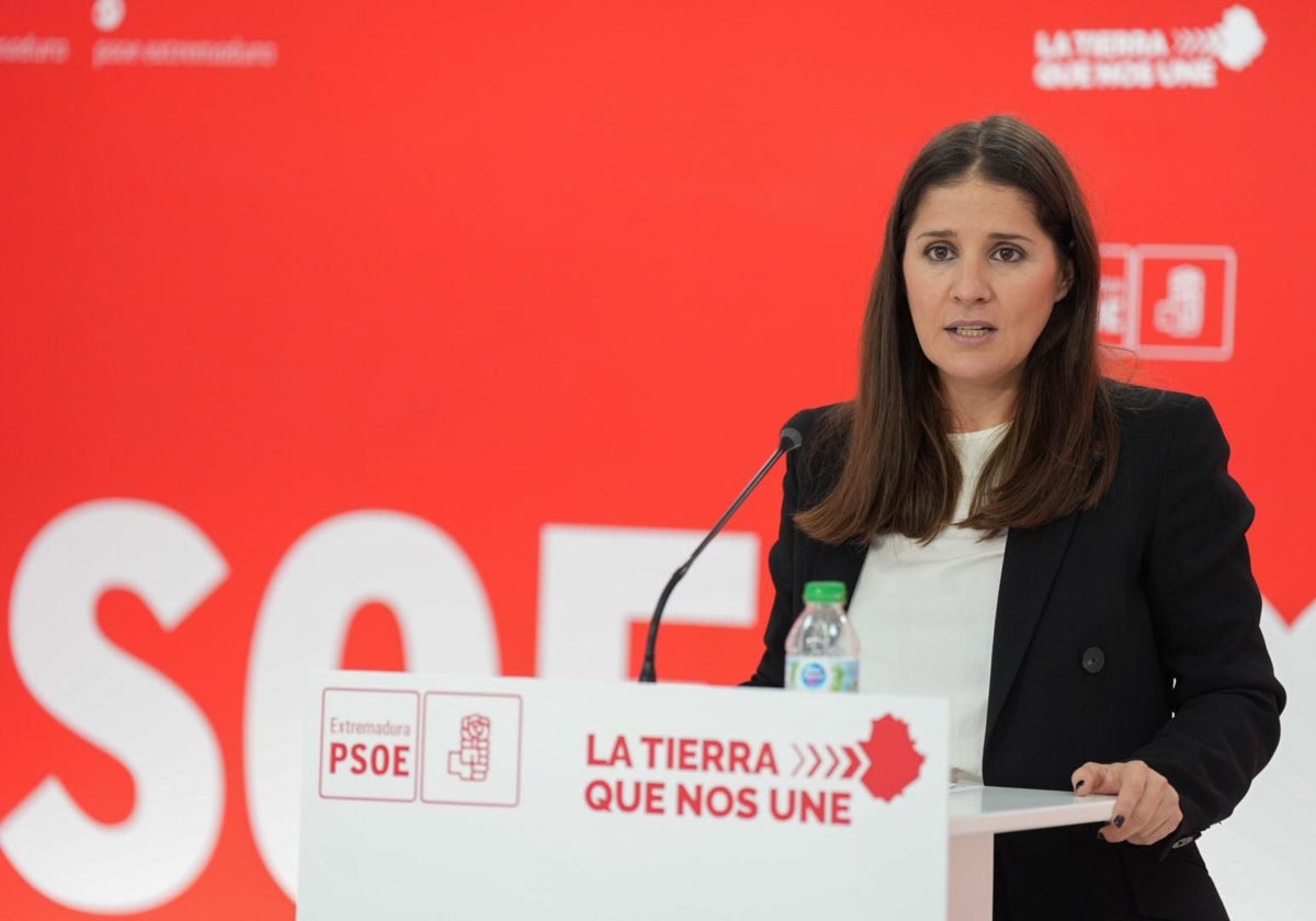 Isabel Gil Rosiña, portavoz del PSOE extremeño.