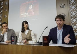 David Sánchez (último a la derecha) durante la presentación del programa Ópera Joven en la Diputación de Badajoz.