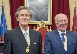 Agustín Luceño junto al presidente de la RAMCA, José Antonio Girón González