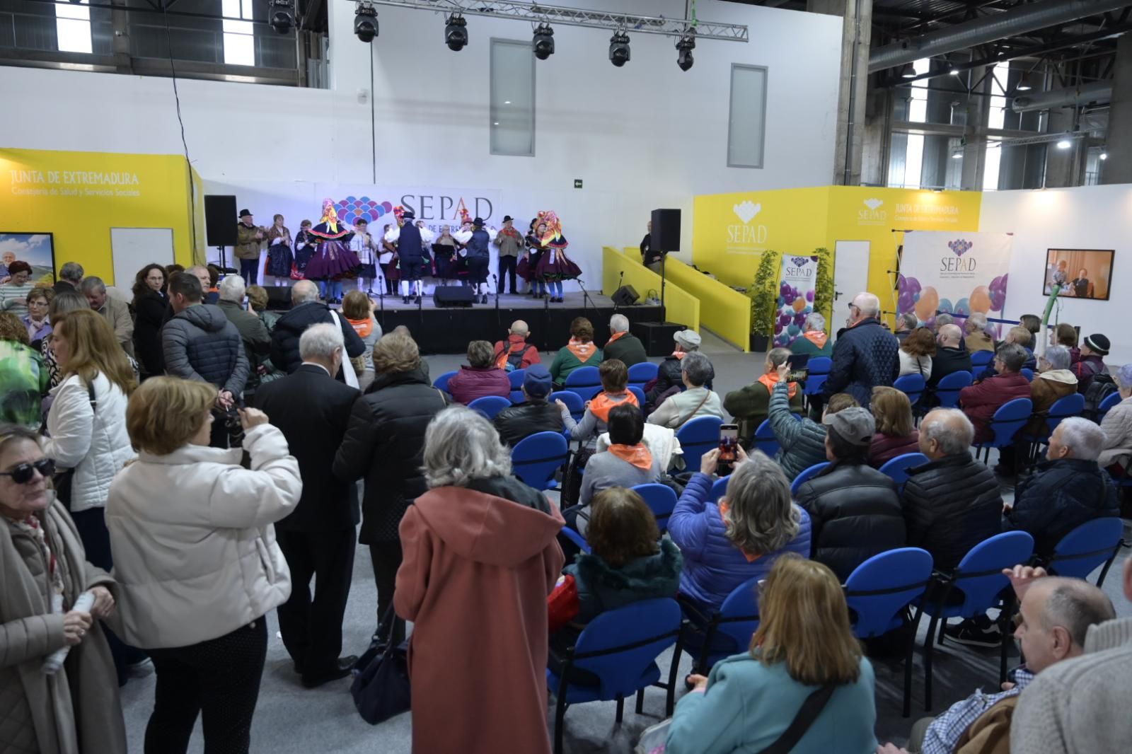 La primera jornada de la Feria de los Mayores de Extremadura 2025, en imágenes