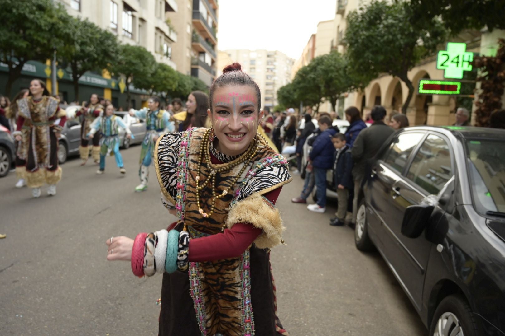 Así ha sido el desfile de comparsas con motivo de Las Candelas de Santa Marina