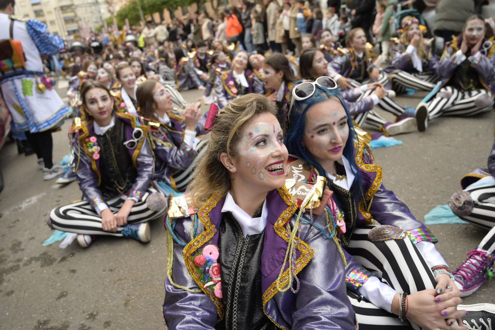 Así ha sido el desfile de comparsas con motivo de Las Candelas de Santa Marina