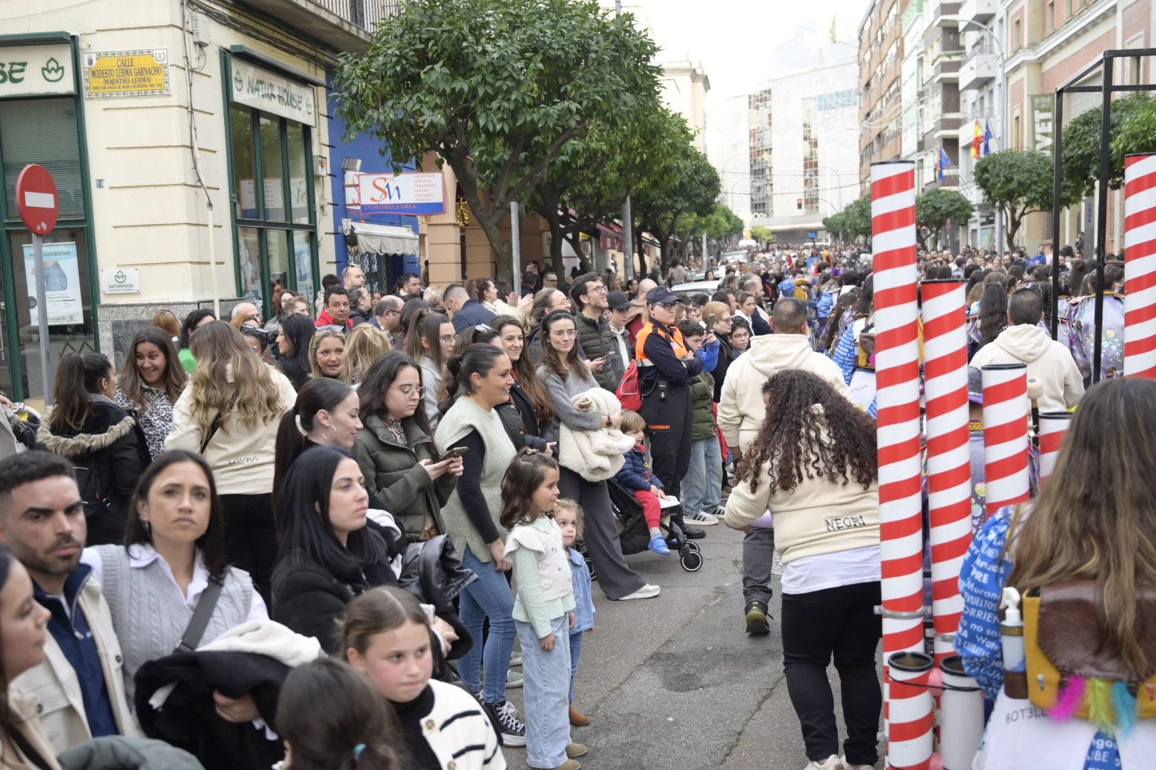 Así ha sido el desfile de comparsas con motivo de Las Candelas de Santa Marina