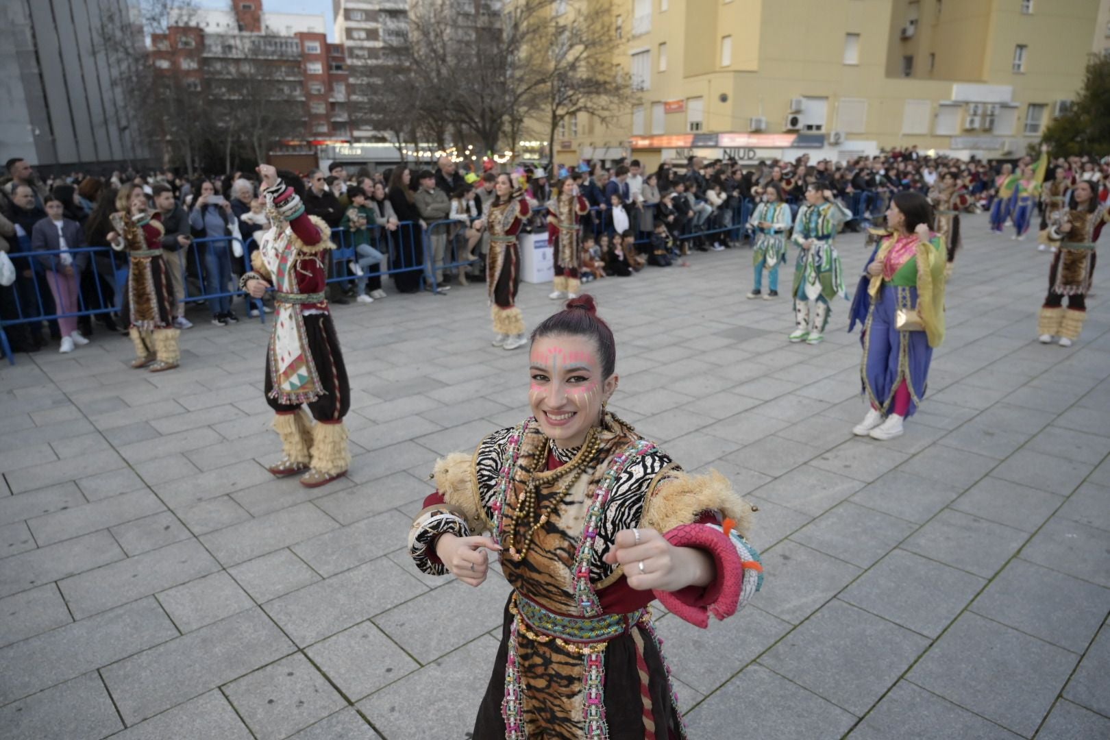 Así ha sido el desfile de comparsas con motivo de Las Candelas de Santa Marina