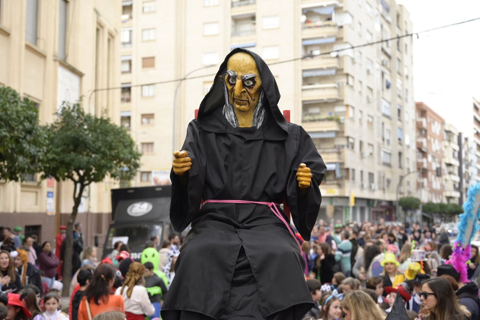 Así ha sido la quema del &#039;marimanta&#039; y la degustación de hornazos y vino