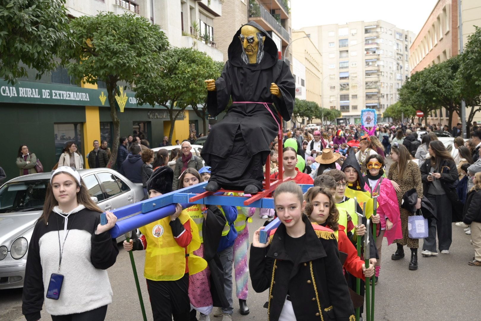 Así ha sido la quema del &#039;marimanta&#039; y la degustación de hornazos y vino