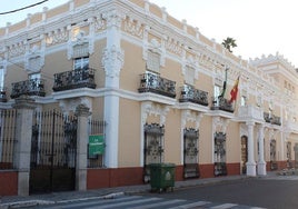 Colegio público Calzada Romana, en pleno centro de Puebla de la Calzada, la zona ahora más afectada por los problemas de telefonía.