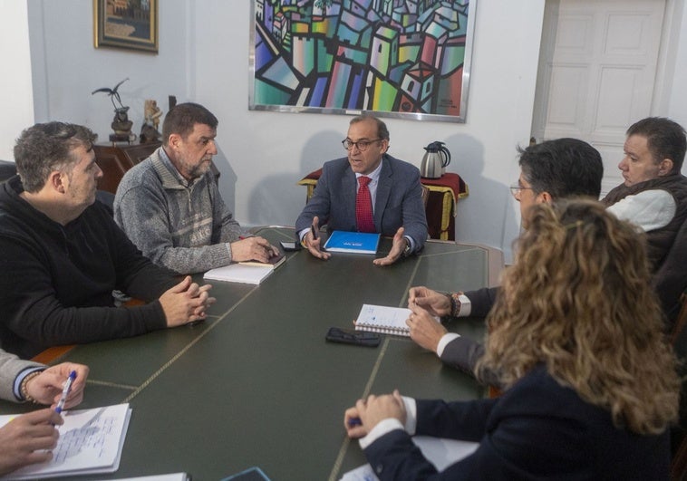 Reunión de Rafael Mateos este lunes con los representantes vecinales que se oponen al traslado a Cordel de Merinas.