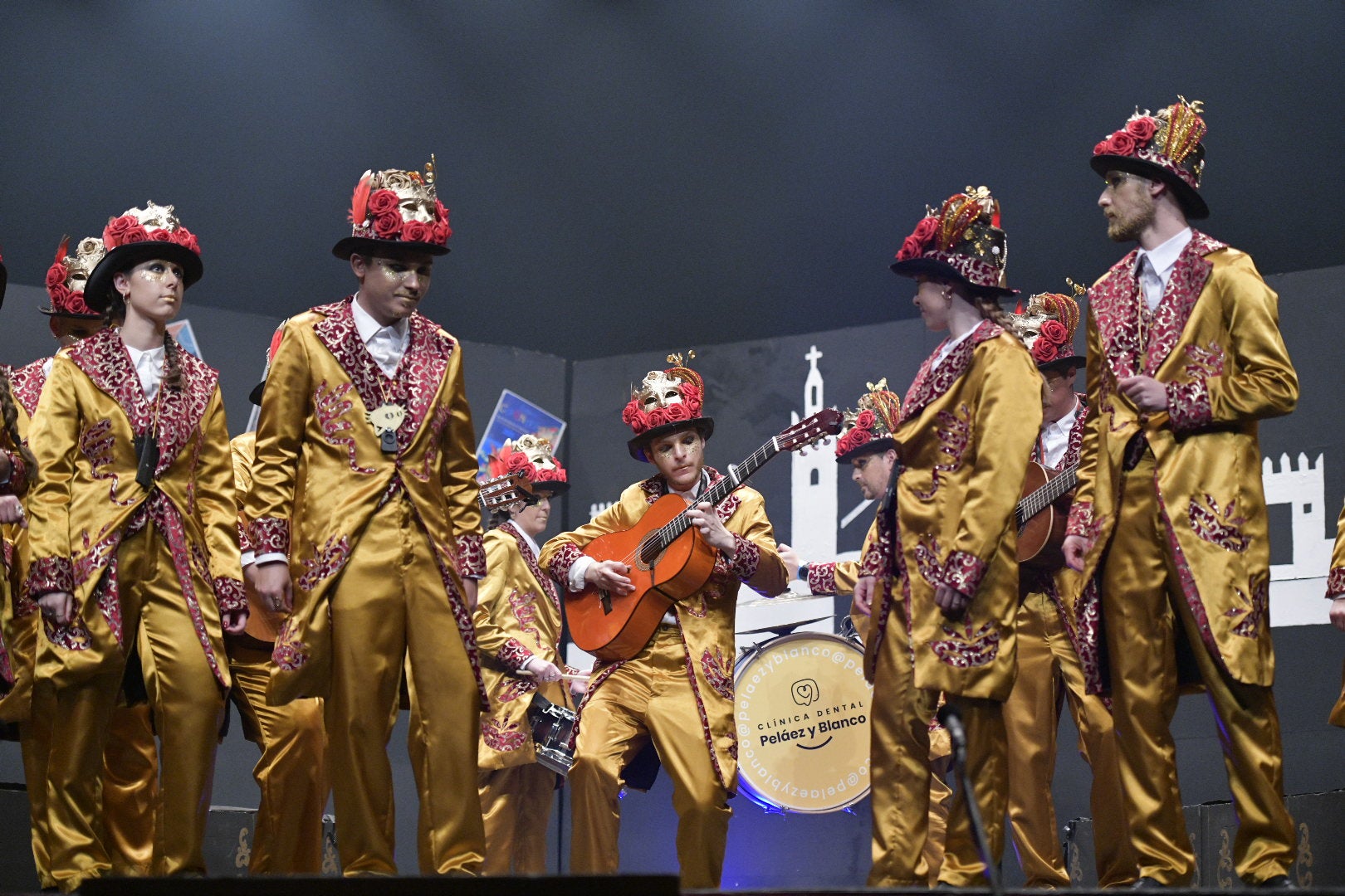 Actuación de la murga Charramangueros el primer día de preliminares del Concurso de Murgas del Carnaval de Badajoz 2025. 