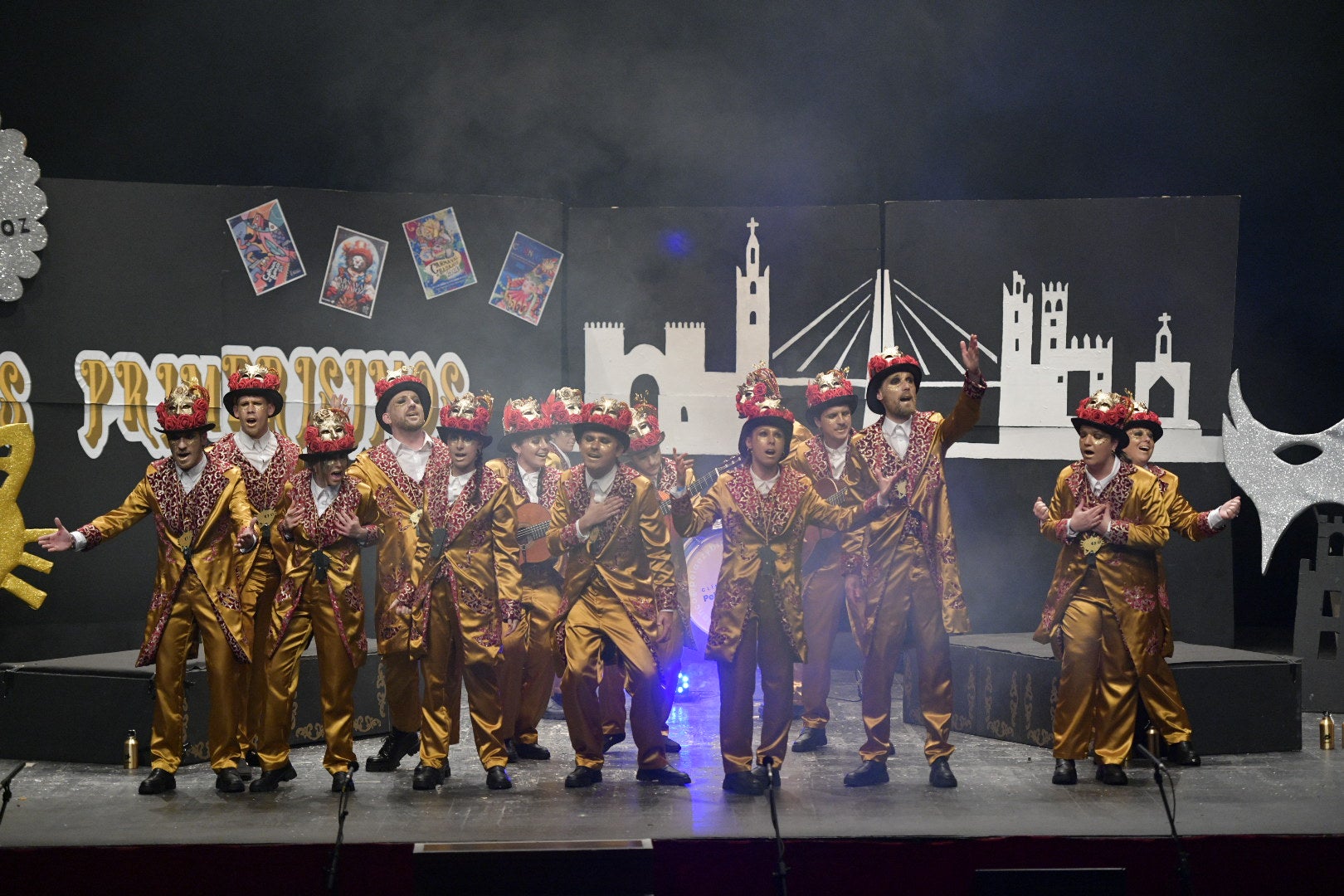 Actuación de la murga Charramangueros el primer día de preliminares del Concurso de Murgas del Carnaval de Badajoz 2025. 