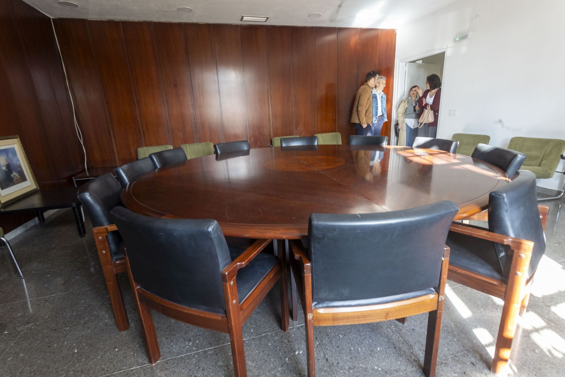 Así se hace el traslado del centro de salud Plaza de Argel al Hospital Provincial