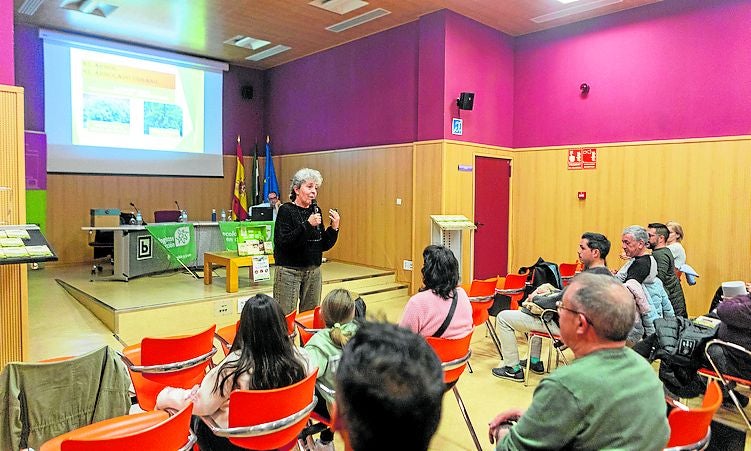 Acto sobre árboles singulares de Ecologistas en Acción. 