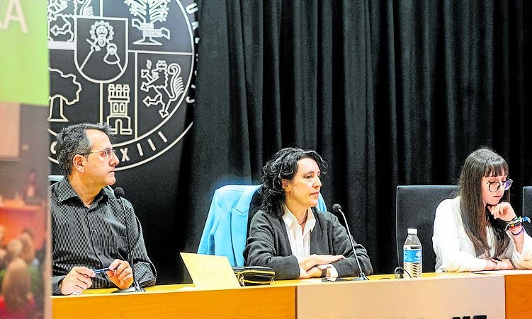 La escritora Yolanda Regidor en el aula Valverde. 