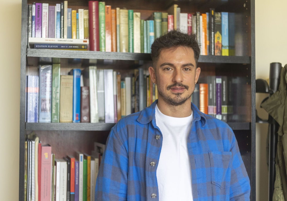 Luis Conejero en la Facultad de Filosofía y Letras de la Universidad de Extremadura.