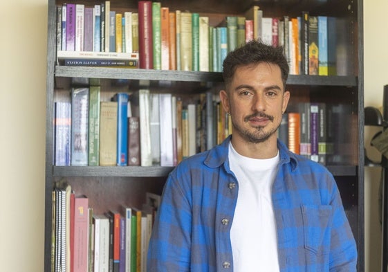 Luis Conejero en la Facultad de Filosofía y Letras de la Universidad de Extremadura.
