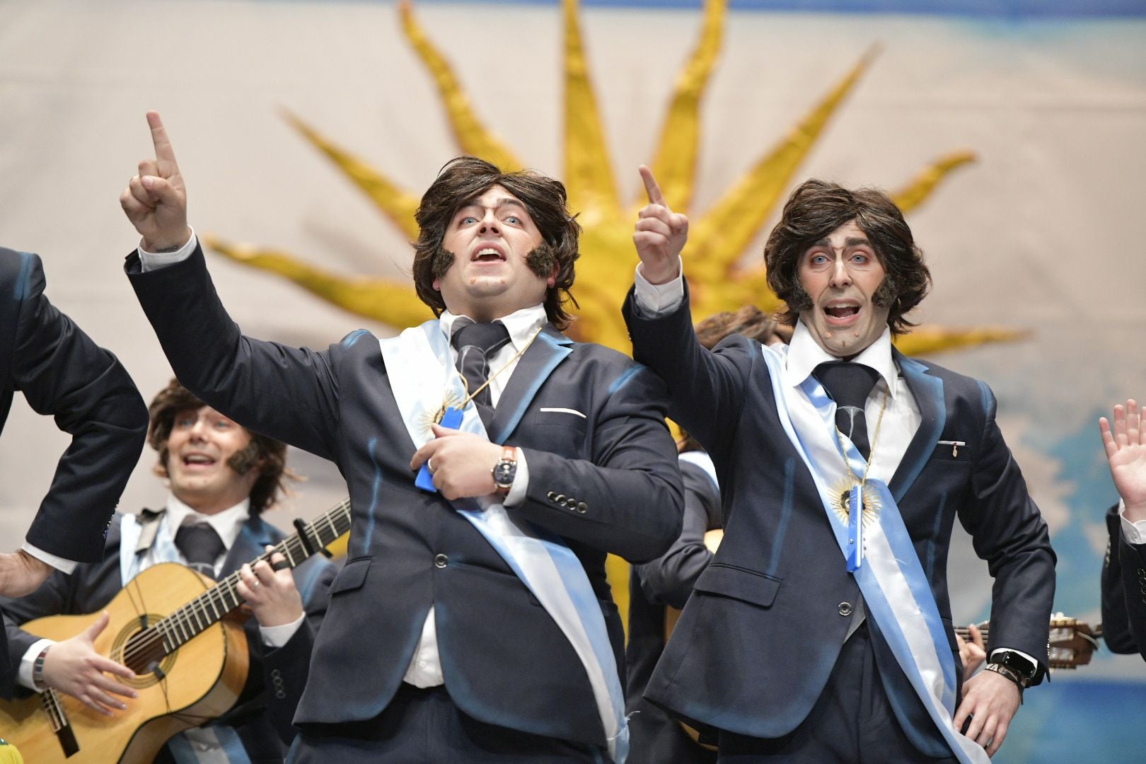 Actuación de De Tururta Madre en la primera semifinal del Concurso de Murgas del Carnaval de Badajoz 2025. 