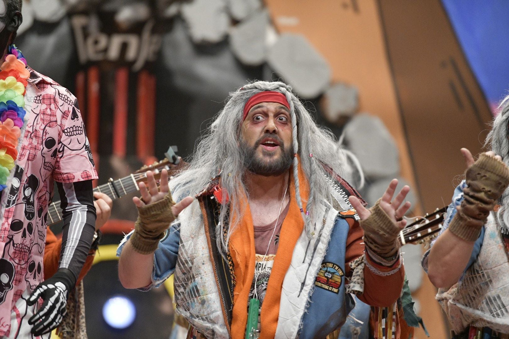 Actuación de Yo no salgo en la primera semifinal del Concurso de Murgas del Carnaval de Badajoz 2025. 