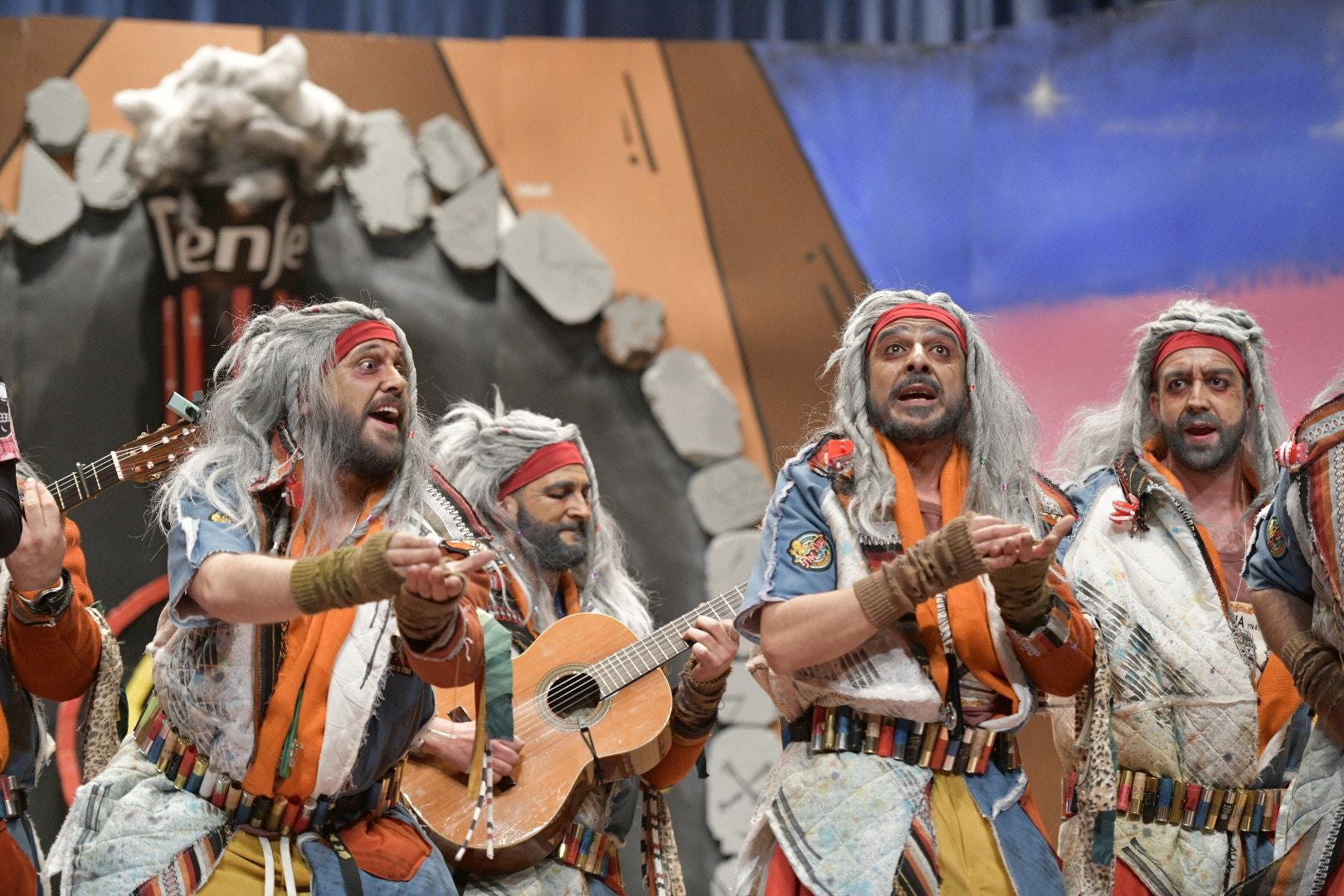 Actuación de Yo no salgo en la primera semifinal del Concurso de Murgas del Carnaval de Badajoz 2025. 