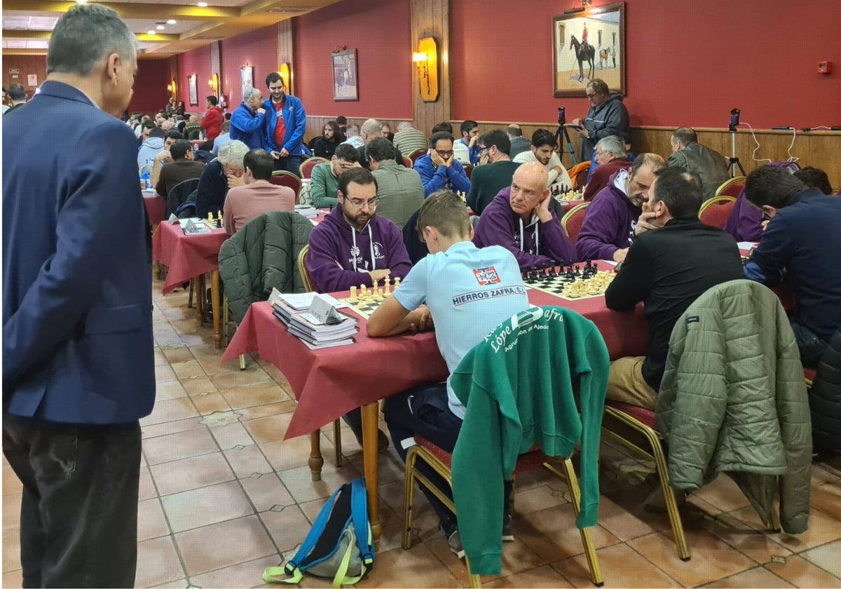 Los jugadores del Magic durante las partidas de la última jornada en Guareña.