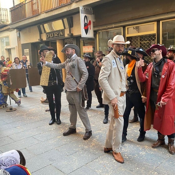 Estas son las 12 murgas callejeras del Carnaval de Badajoz y dónde encontrarlas