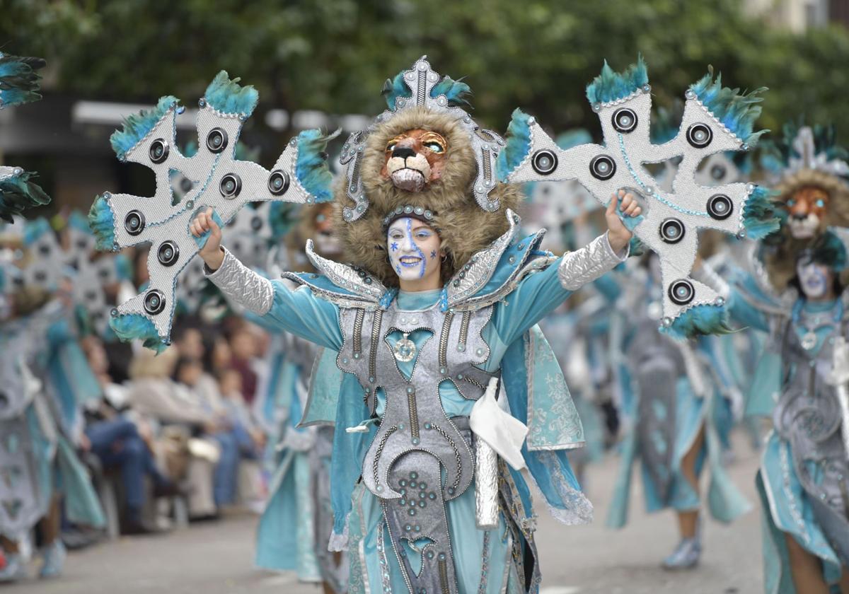 Desfile de comparsas en ediciones anteriores.