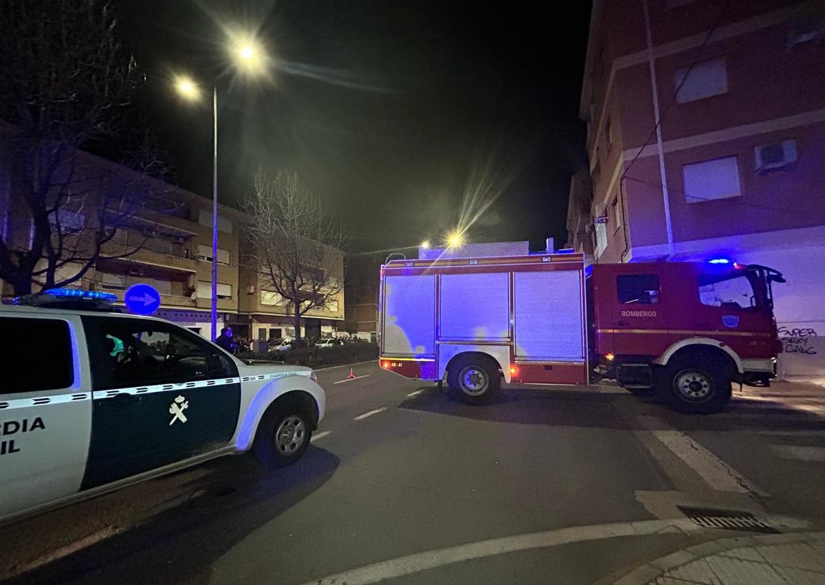 Imagen secundaria 1 - Equipos de emergencias en el lugar del suceso.