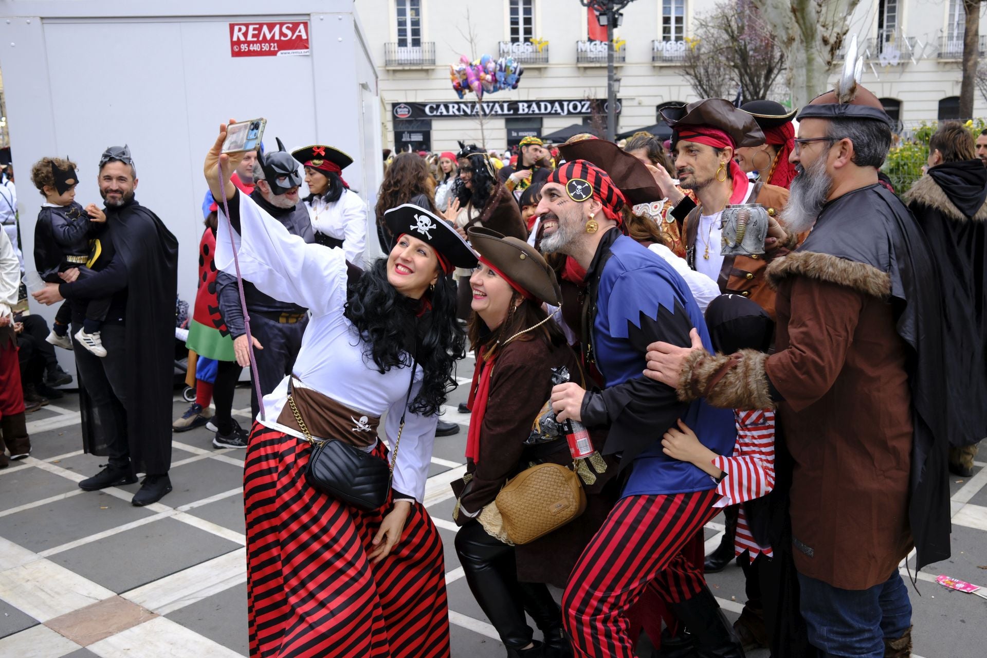 Los disfraces más originales del Carnaval de Badajoz 2025, en imágenes