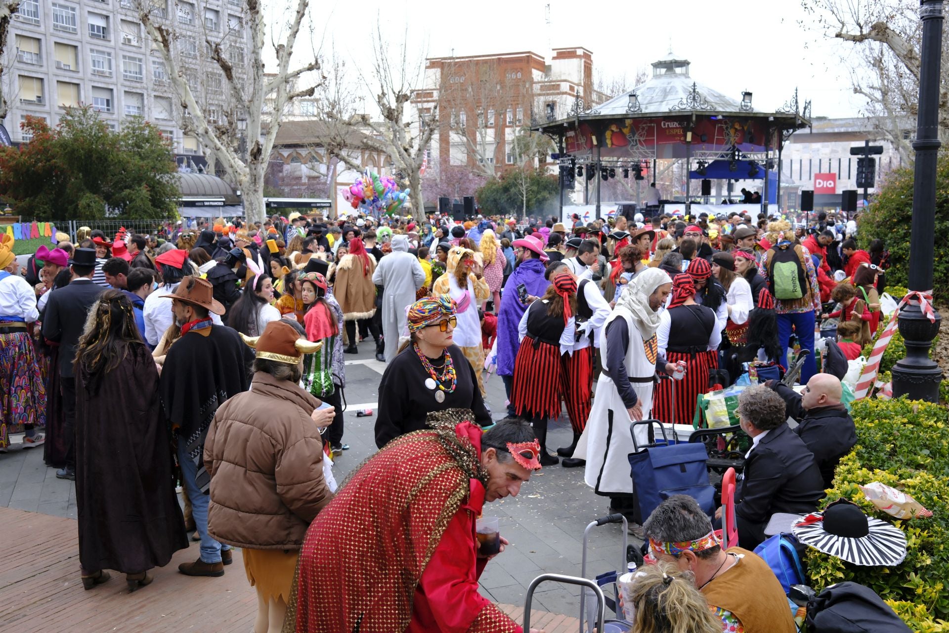 Los disfraces más originales del Carnaval de Badajoz 2025, en imágenes