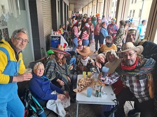 Ambiente en los soportales de San Atón