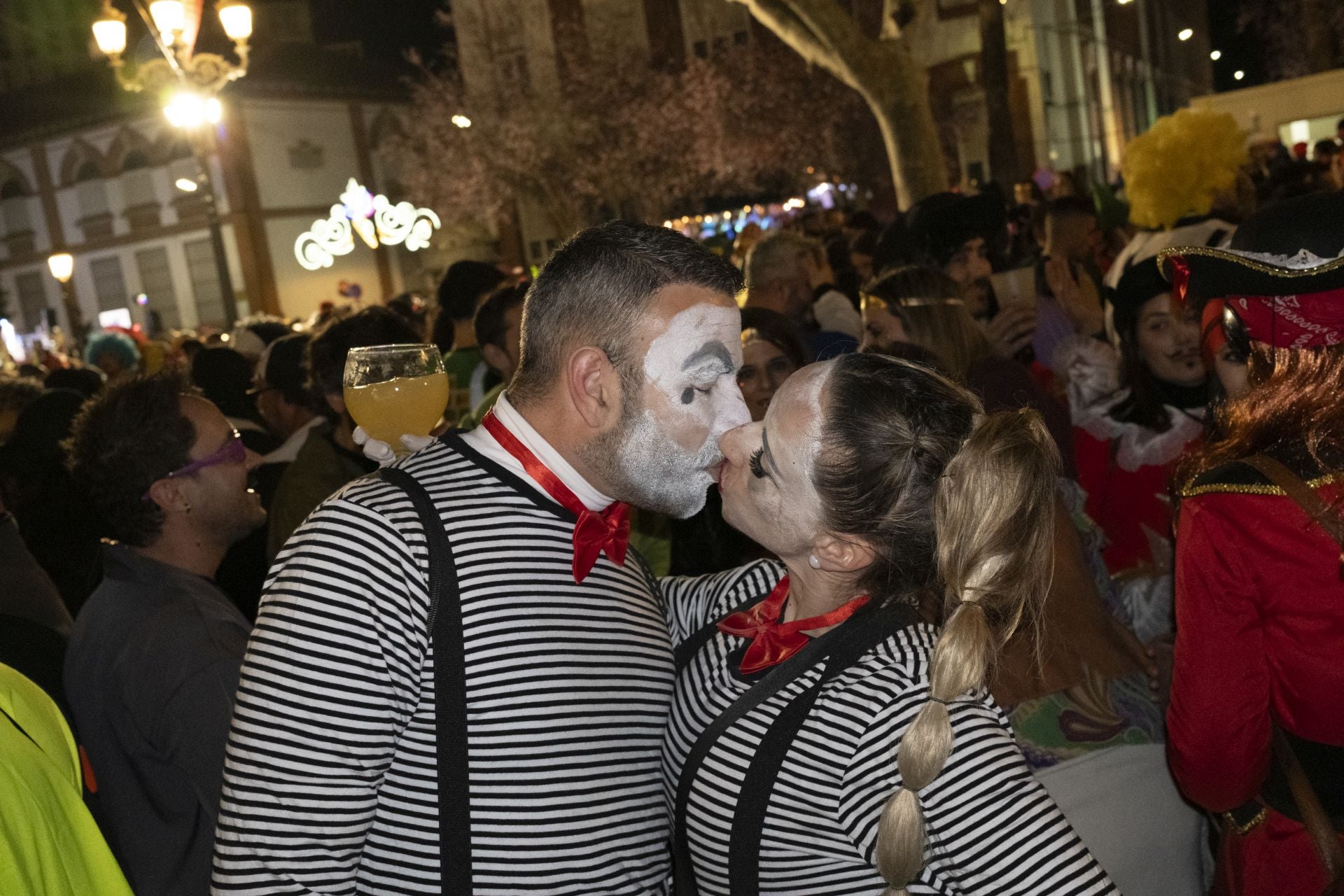 Las mejores imágenes del sábado noche del Carnaval de Badajoz