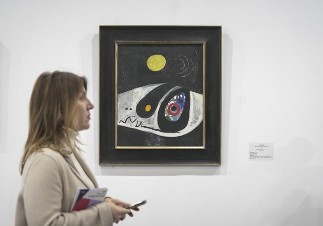 La galería Leandro Navarro pone a la venta este lienzo deMiró por 1,6 millones de euros.