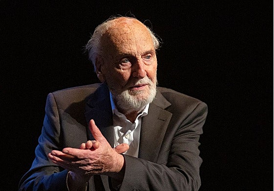 Héctor Alterio se sube este viernes a las tablas del Gran Teatro con 'Una pequeña historia'.