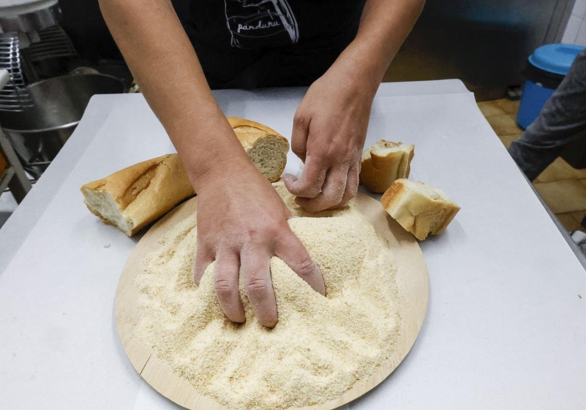 Cinco alternativas saludables al pan rallado para empanar que te ayudarán a cuidar tu dieta