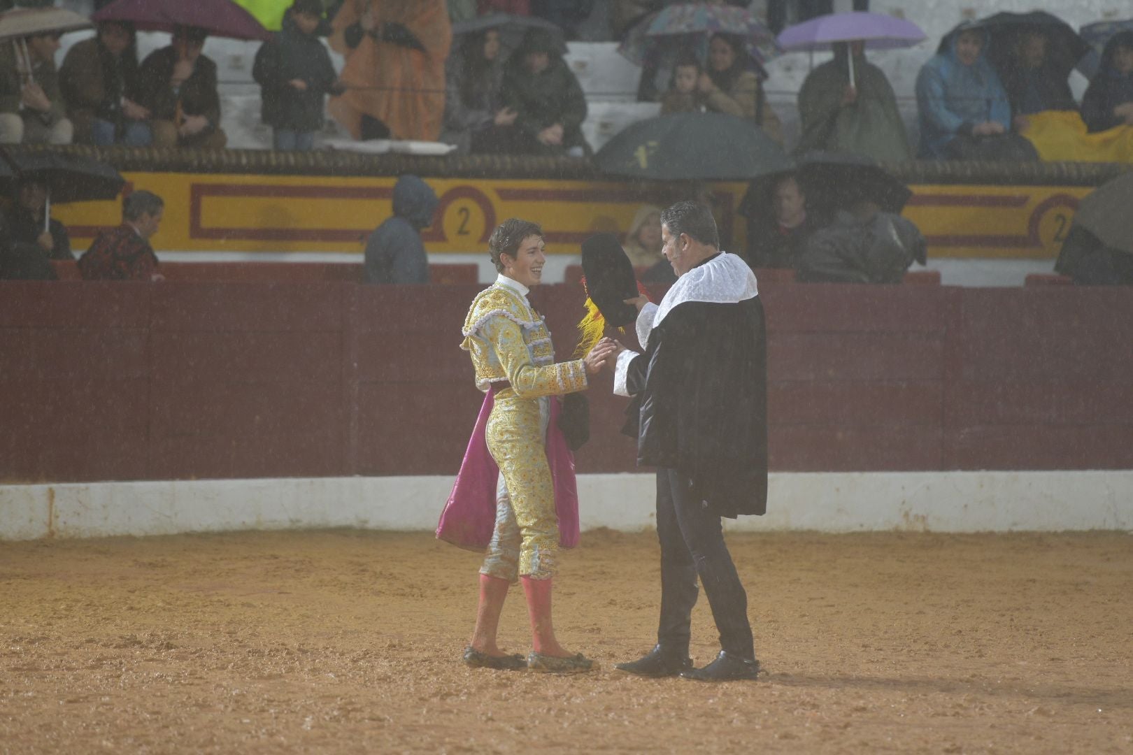 La novillada que abrió la feria de Olivenza, en imágenes