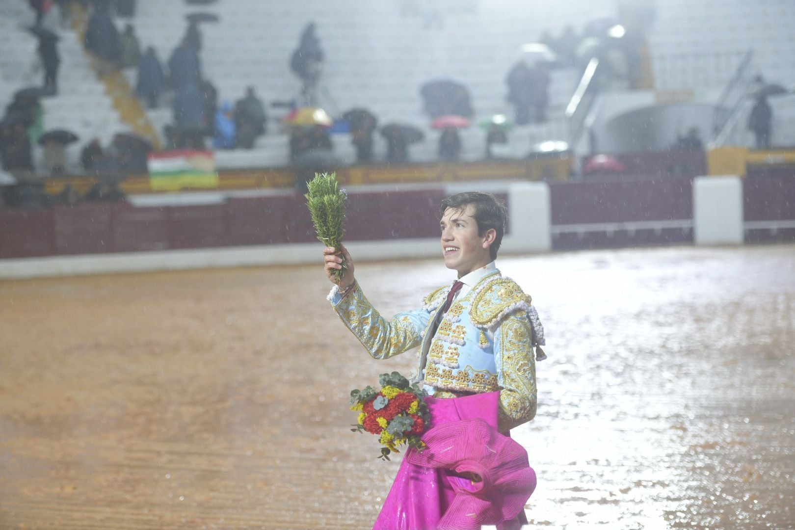 La novillada que abrió la feria de Olivenza, en imágenes