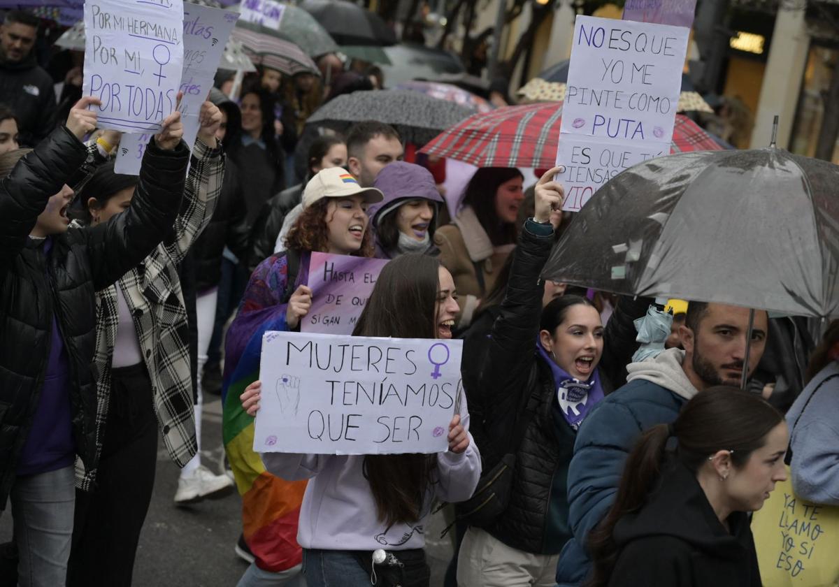 Imagen de archivo de una manifestación del 8M en Extremadura.