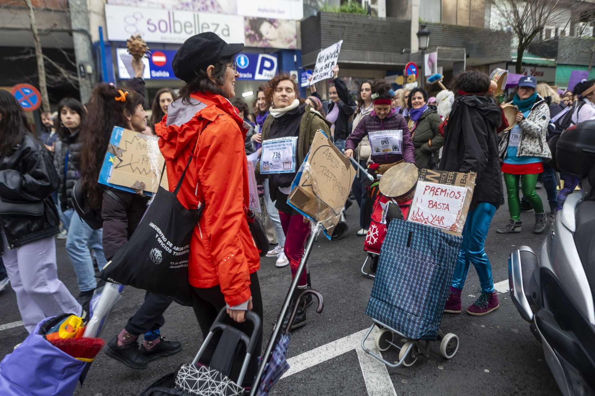 El 8M en Cáceres, en imágenes