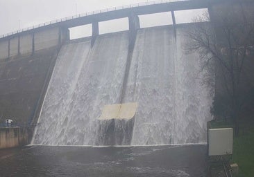 Tres presas del Guadiana comienzan a soltar agua en el inicio de otra semana muy lluviosa