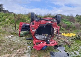 Fotos | Así ha quedado el coche tras el accidente en Oliva de la Frontera
