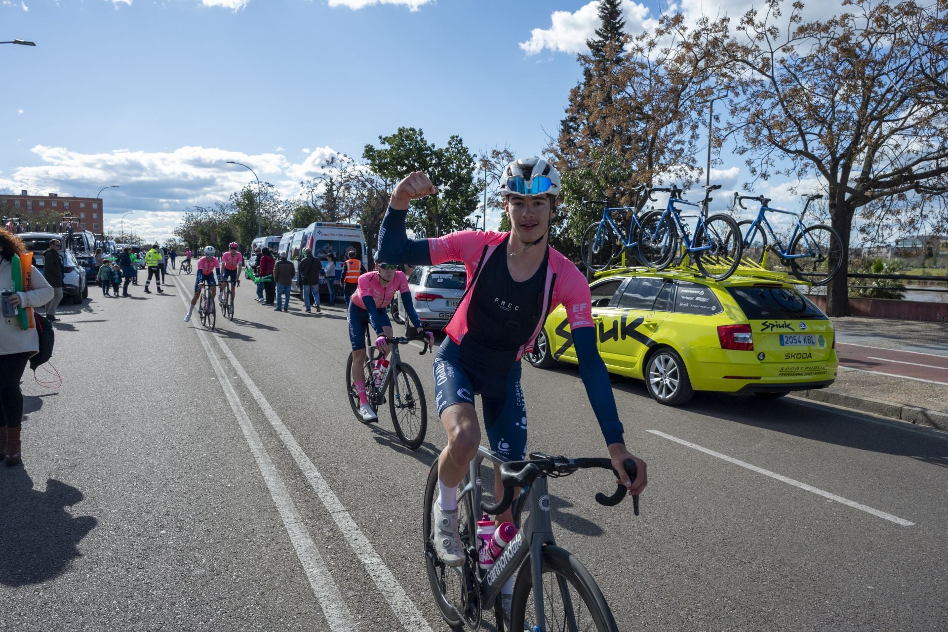 La llegada a Badajoz de La Vuelta Ciclista a Extremadura, en imágenes